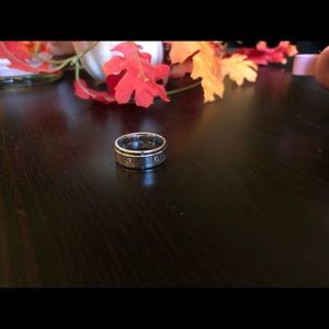 Men’s wedding band